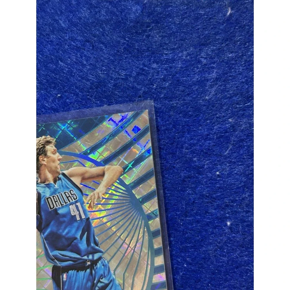 2016-17 Panini Revolution Show Stoppers Dirk Nowitzki #8  #’d /100 Mavericks